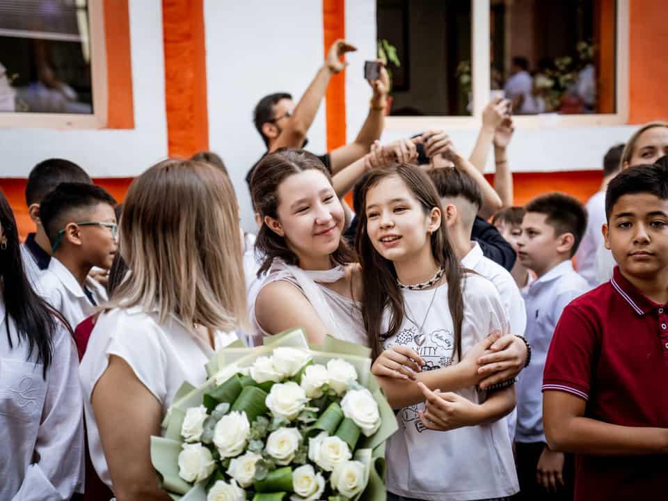 Profi School ota-onalari va bolalari